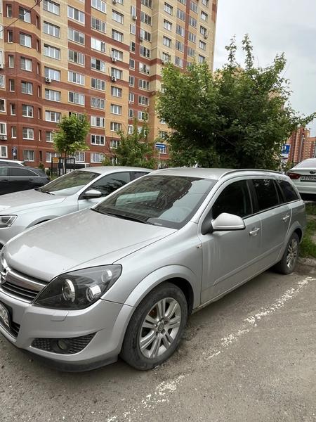 Opel Astra 2011, фото 3