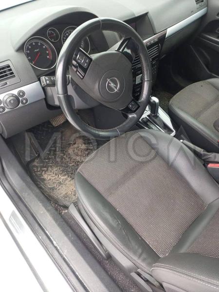 Opel Astra 2012, фото 9