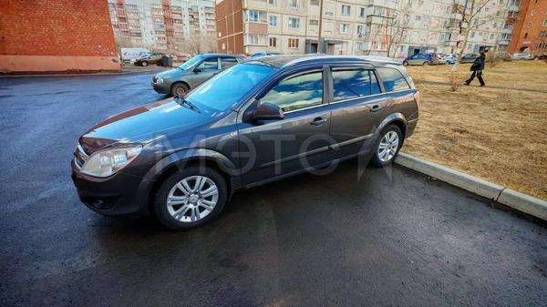 Opel Astra 2012, фото 2