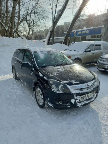 Opel Astra 2013, фото 2