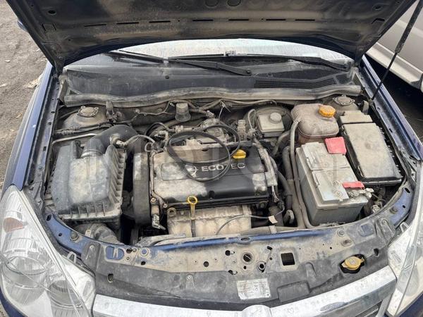 Opel Astra 2010, фото 9