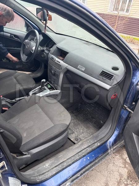 Opel Astra 2010, фото 6