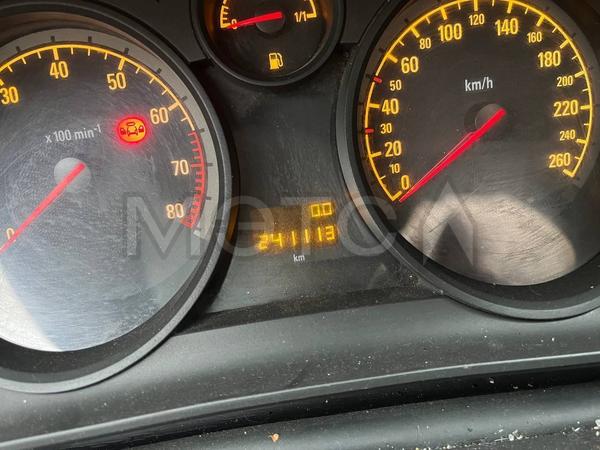 Opel Astra 2011, фото 15