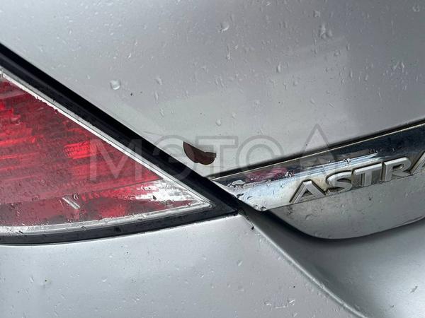 Opel Astra 2011, фото 7