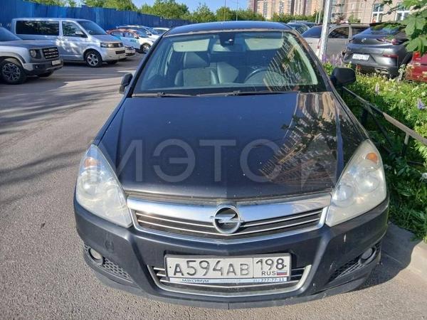 Opel Astra 2012, фото 2