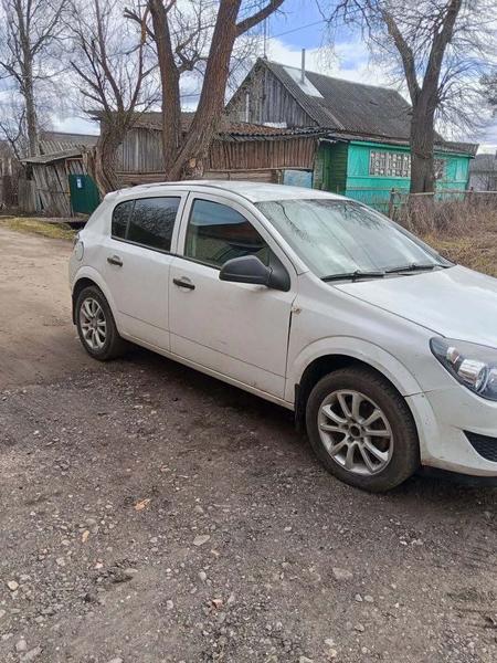 Opel Astra 2013, фото 10