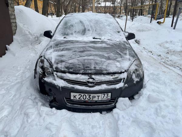 Opel Astra 2011, фото 2