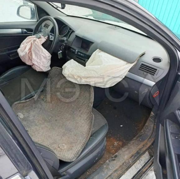 Opel Astra 2011, фото 10