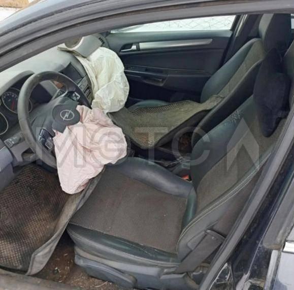 Opel Astra 2011, фото 11