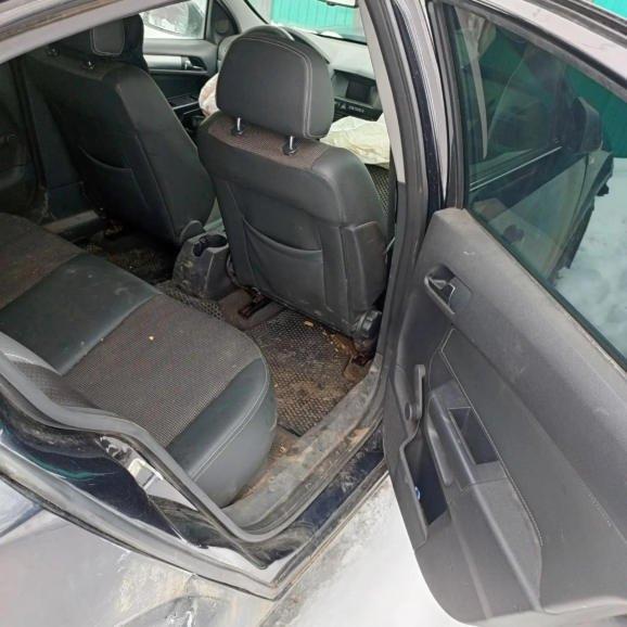 Opel Astra 2011, фото 16