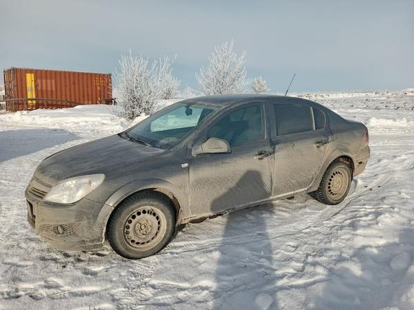 Opel Astra 2012, фото 3