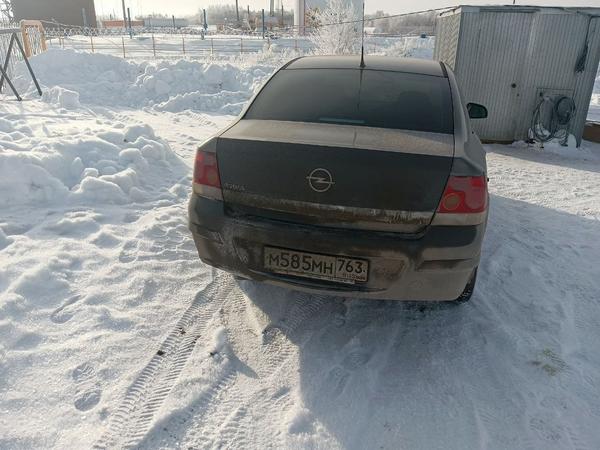 Opel Astra 2012, фото 2