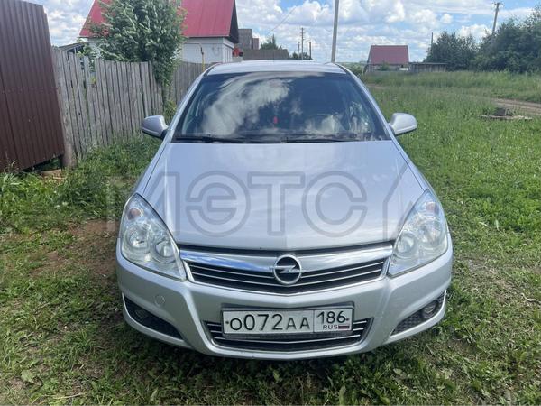 Opel Astra 2012, фото 2
