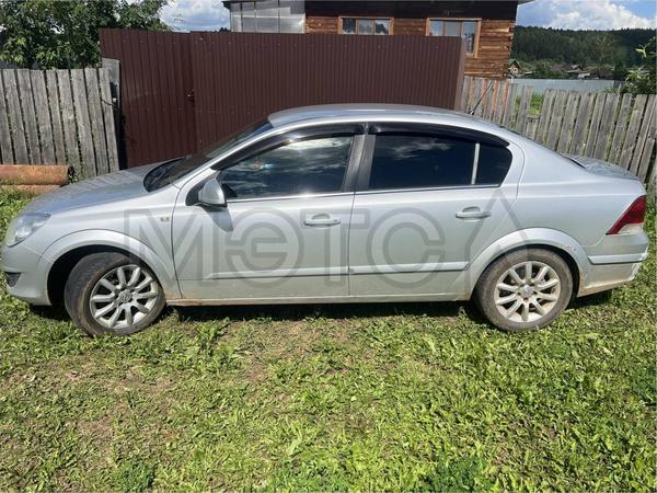Opel Astra 2012, фото 3