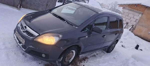 Opel Zafira 2012, фото 3