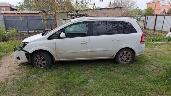 Opel Zafira 2013, фото 3