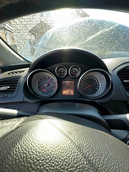 Opel Insignia 2011, фото 17
