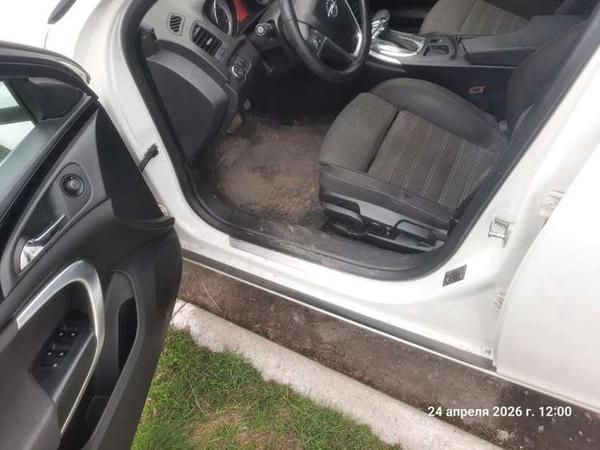 Opel Insignia 2012, фото 12