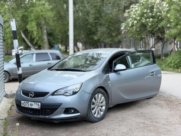 Opel Astra 2012, фото 9