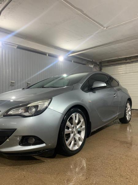 Opel Astra 2012, фото 2