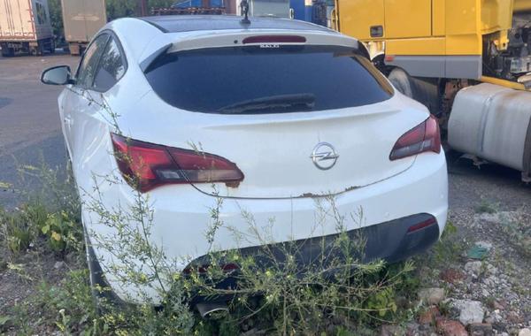Opel Astra 2013, фото 2
