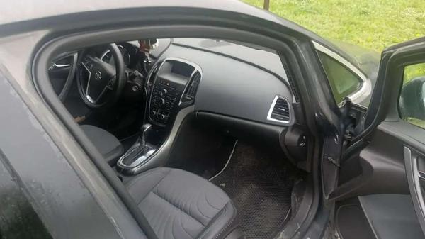 Opel Astra 2013, фото 19