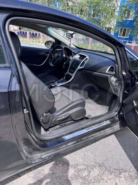 Opel Astra 2012, фото 5
