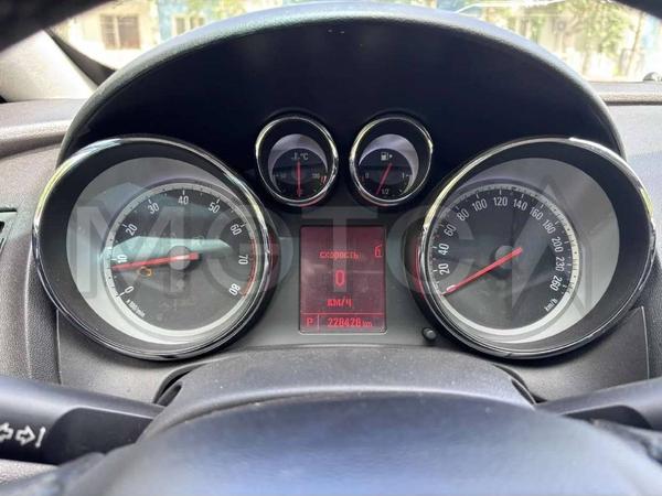 Opel Astra 2012, фото 6