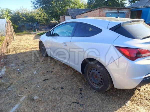 Opel Astra 2012, фото 2