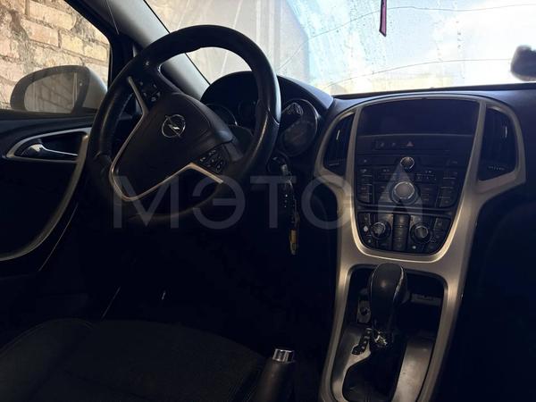 Opel Astra 2012, фото 4