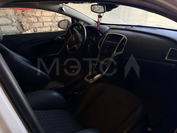 Opel Astra 2012, фото 9