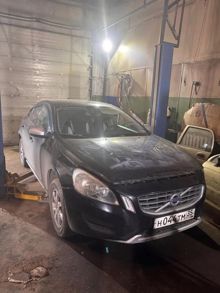 Volvo S60 2011, фото 2