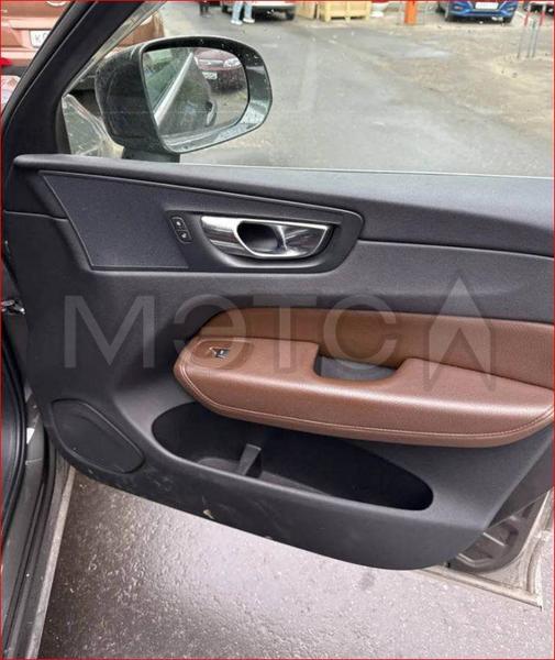 Volvo XC60 2019, фото 15