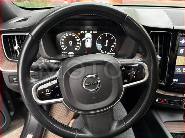 Volvo XC60 2019, фото 11