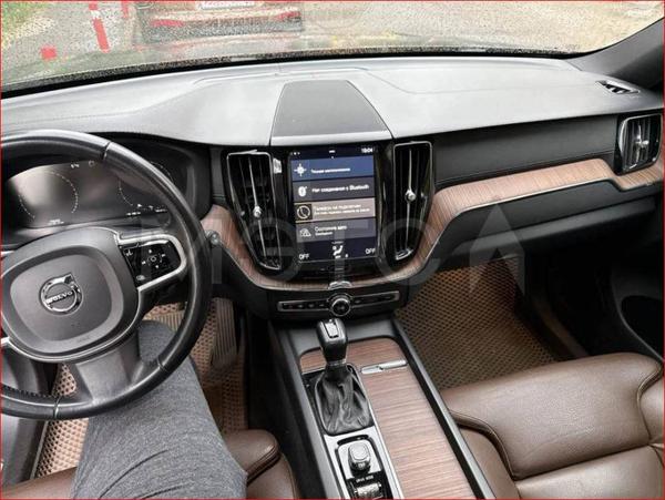 Volvo XC60 2019, фото 10