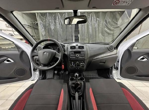 LADA Granta 2024, фото 2