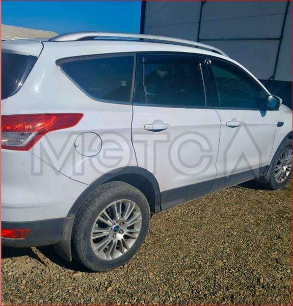 Ford Kuga 2016, фото 2