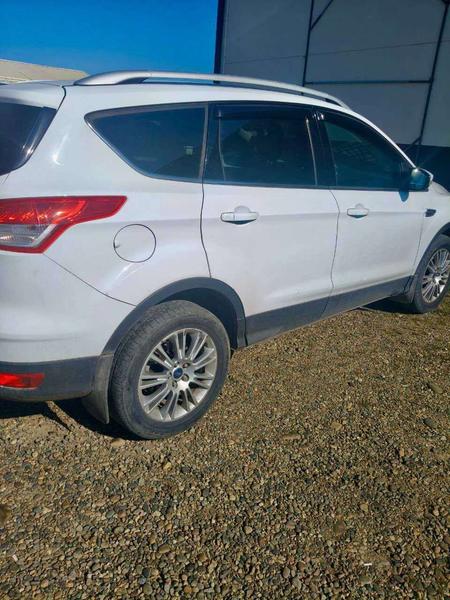 Ford Kuga 2016, фото 7