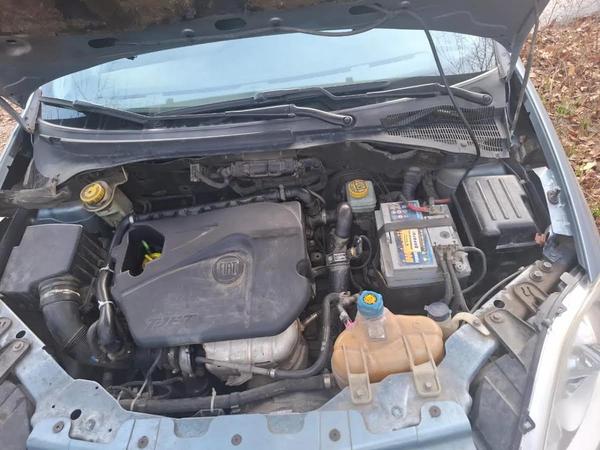 Fiat Linea 2011, фото 8