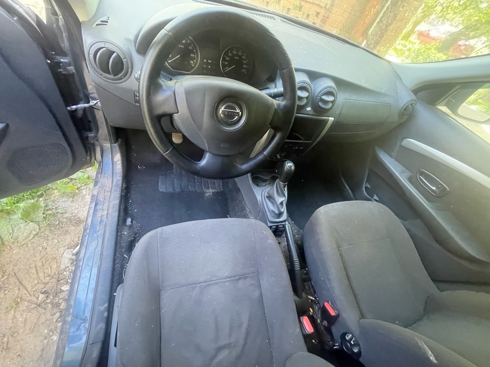 Nissan Almera