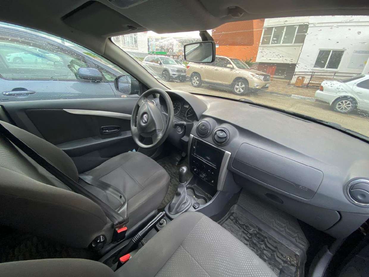 Nissan Almera