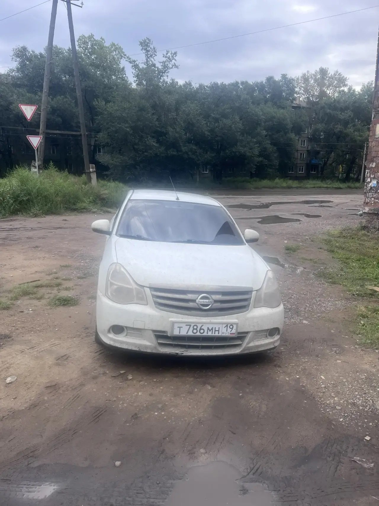 Nissan Almera