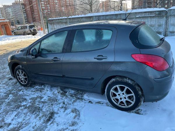 Peugeot 308 2011, фото 8