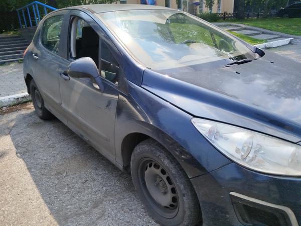 Peugeot 308 2011, фото 2