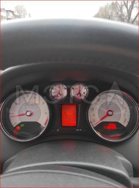 Peugeot 308 2010, фото 9