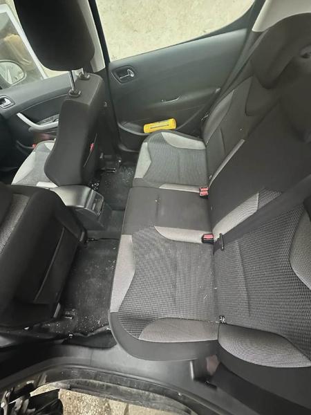 Peugeot 308 2011, фото 16