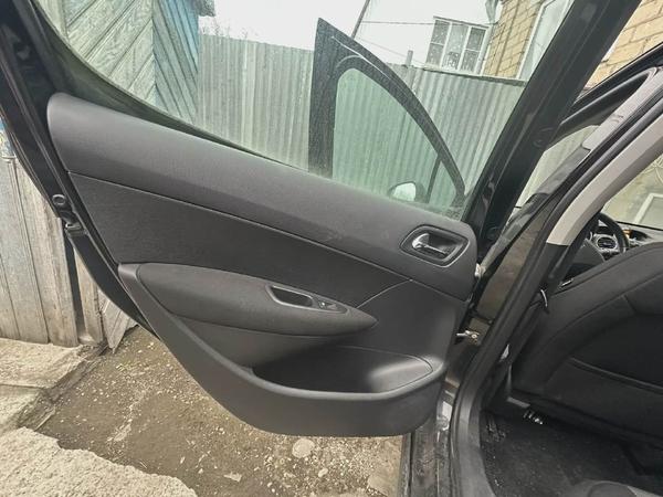 Peugeot 308 2011, фото 10