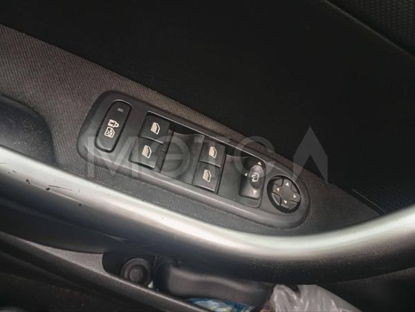 Peugeot 308 2011, фото 15
