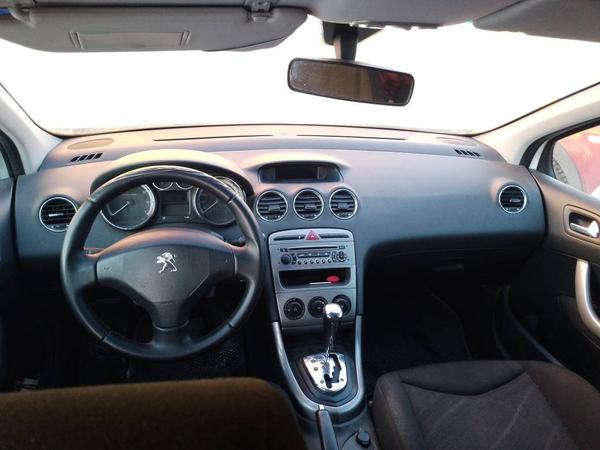 Peugeot 308 2012, фото 2