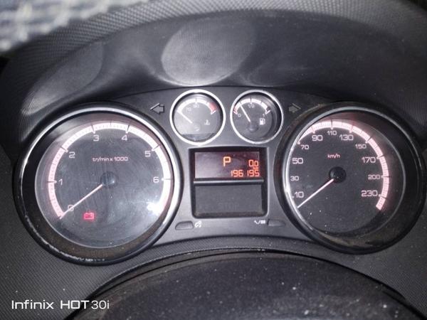 Peugeot 308 2012, фото 5